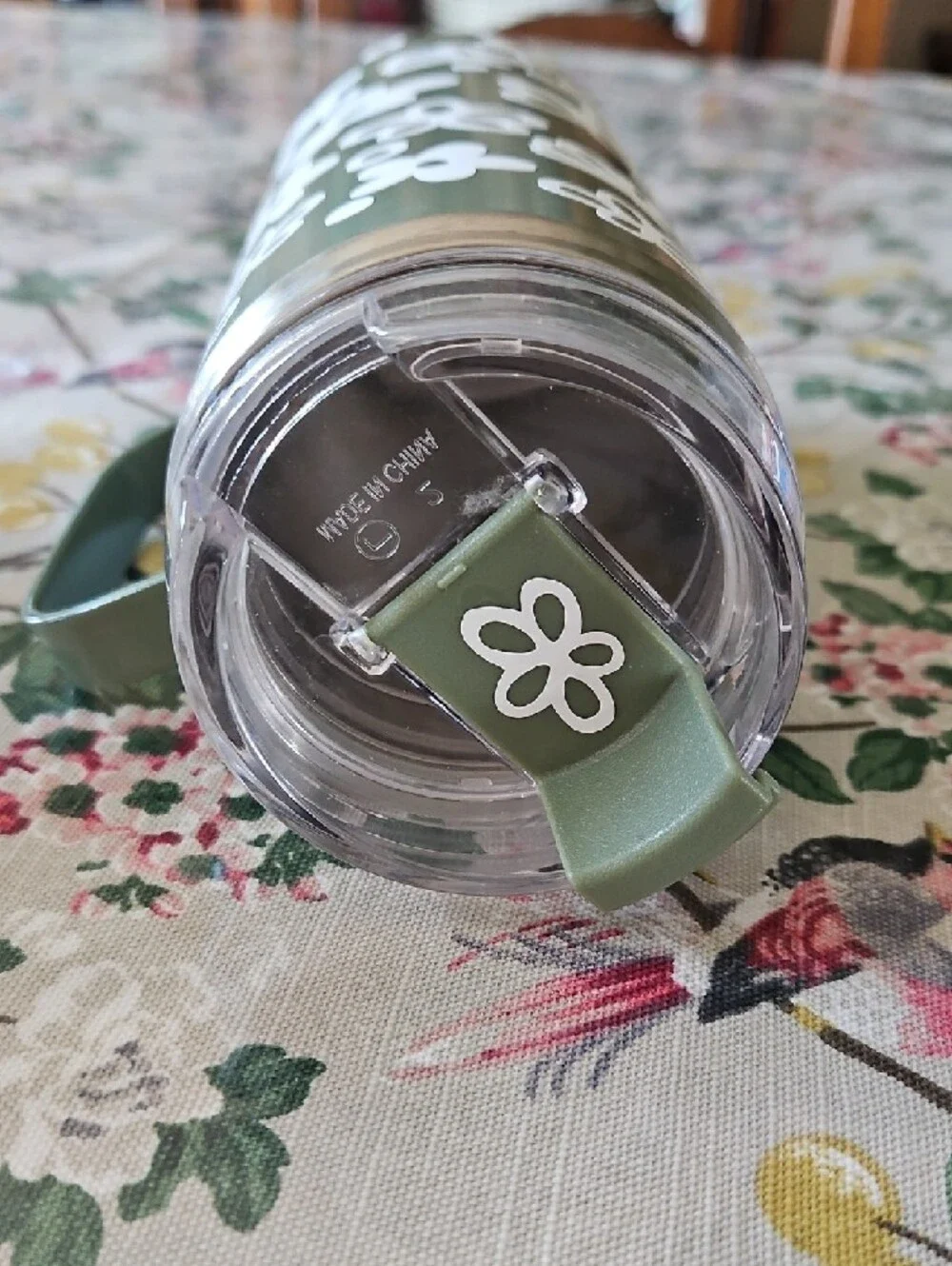 Igloo Olive Green Custom PYREX Print Travel Mug with Handle and Clear Lid - Picture 3 of 4